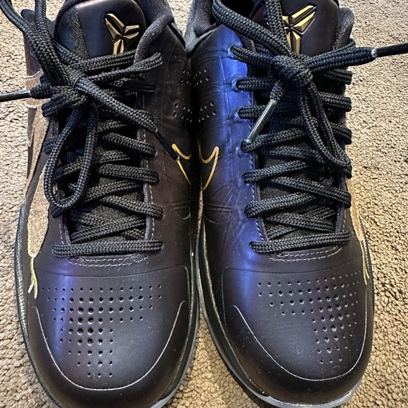 Nike Kobe V Boy’s Black and Gold Athletic Shoes - New never worn in box - Picture 6 of 9